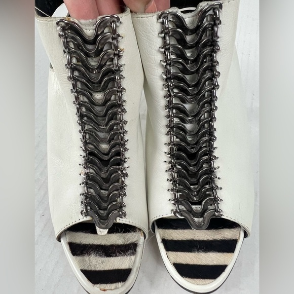 Manolo Blahnik Leather Booties - Picture 4 of 15